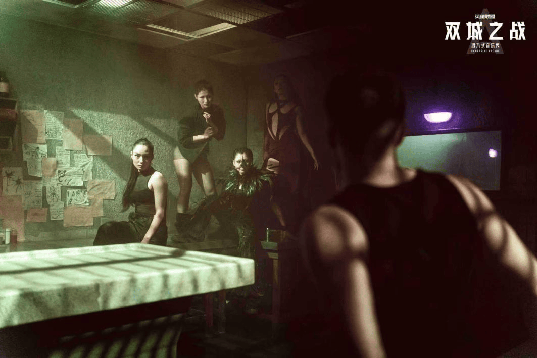 看完《双城之战》浸入式音乐秀后，我写了一篇游戏评测